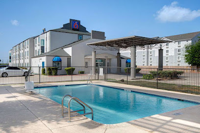 Motel 6 San Antonio, TX - South